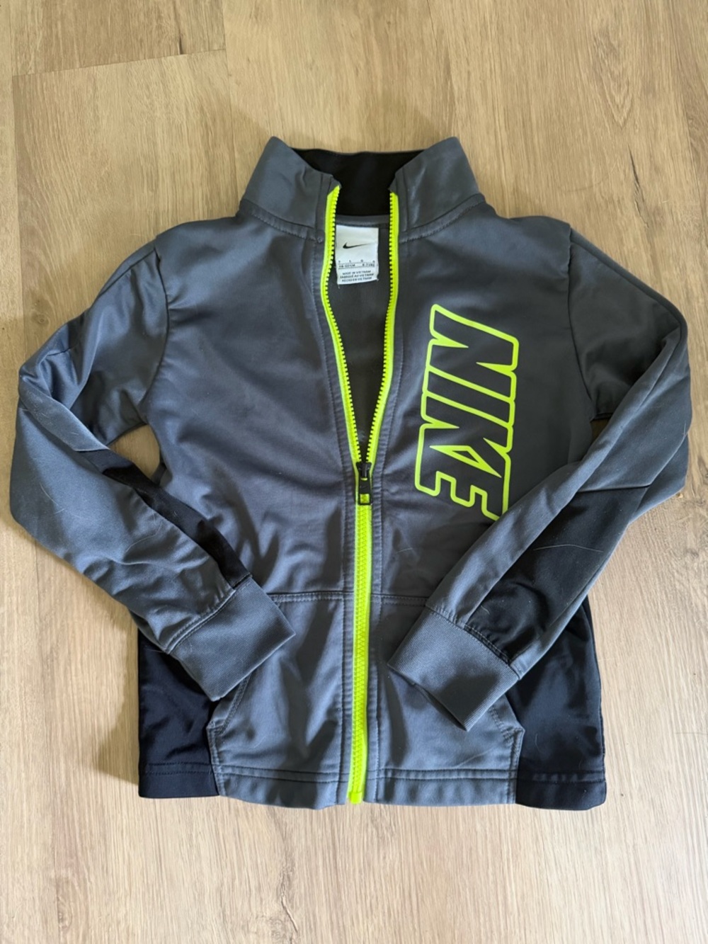 Boys Size 7 Nike Zip
